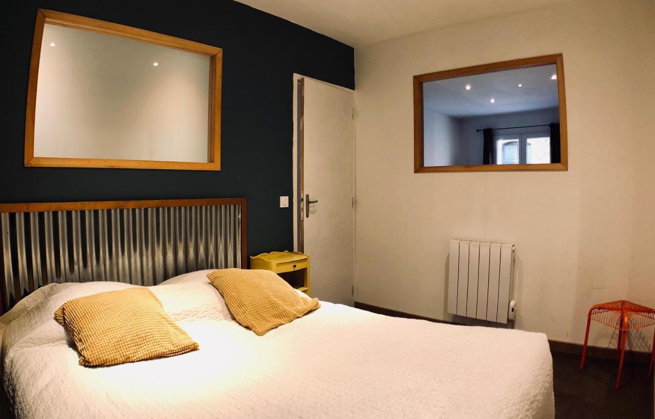 Appartements Entre Provence Et Camargue Tarascon Exterior foto